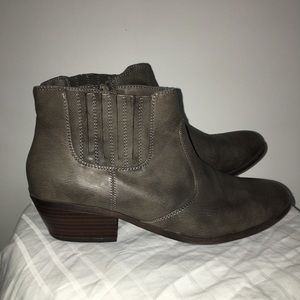 Kim Rogers Grey Booties. Size: 10